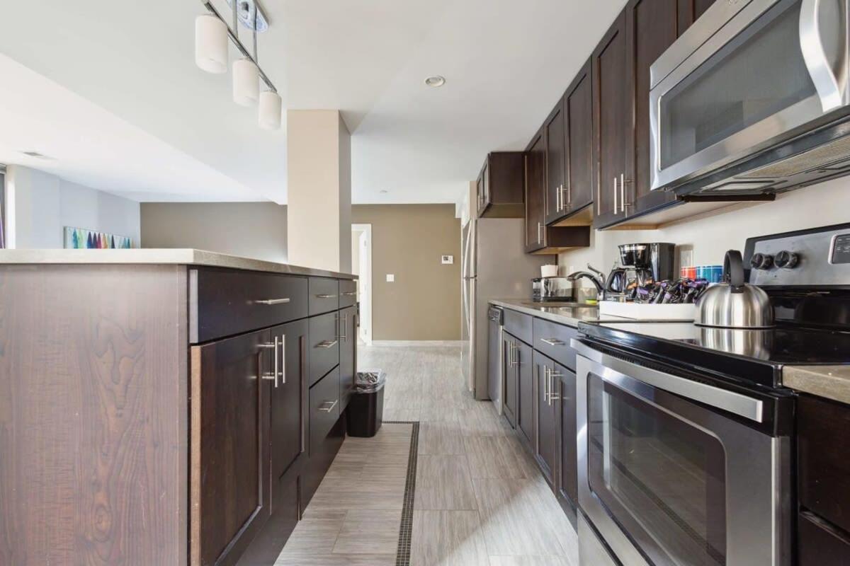 Апартаменты 2Br Downtown Luxury Getaway Детройт Экстерьер фото